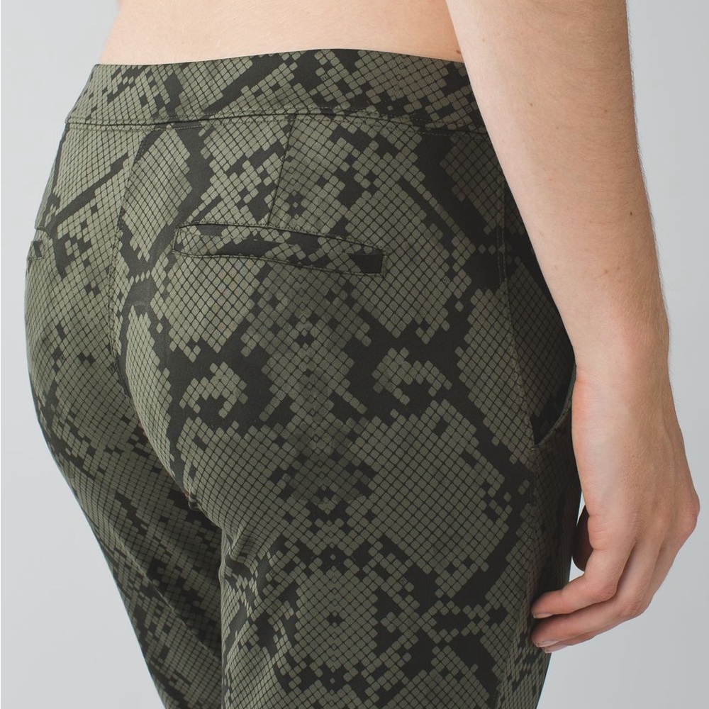 Lululemon Jet Crop Slim Pants - Size 12 - Picture 4 of 16